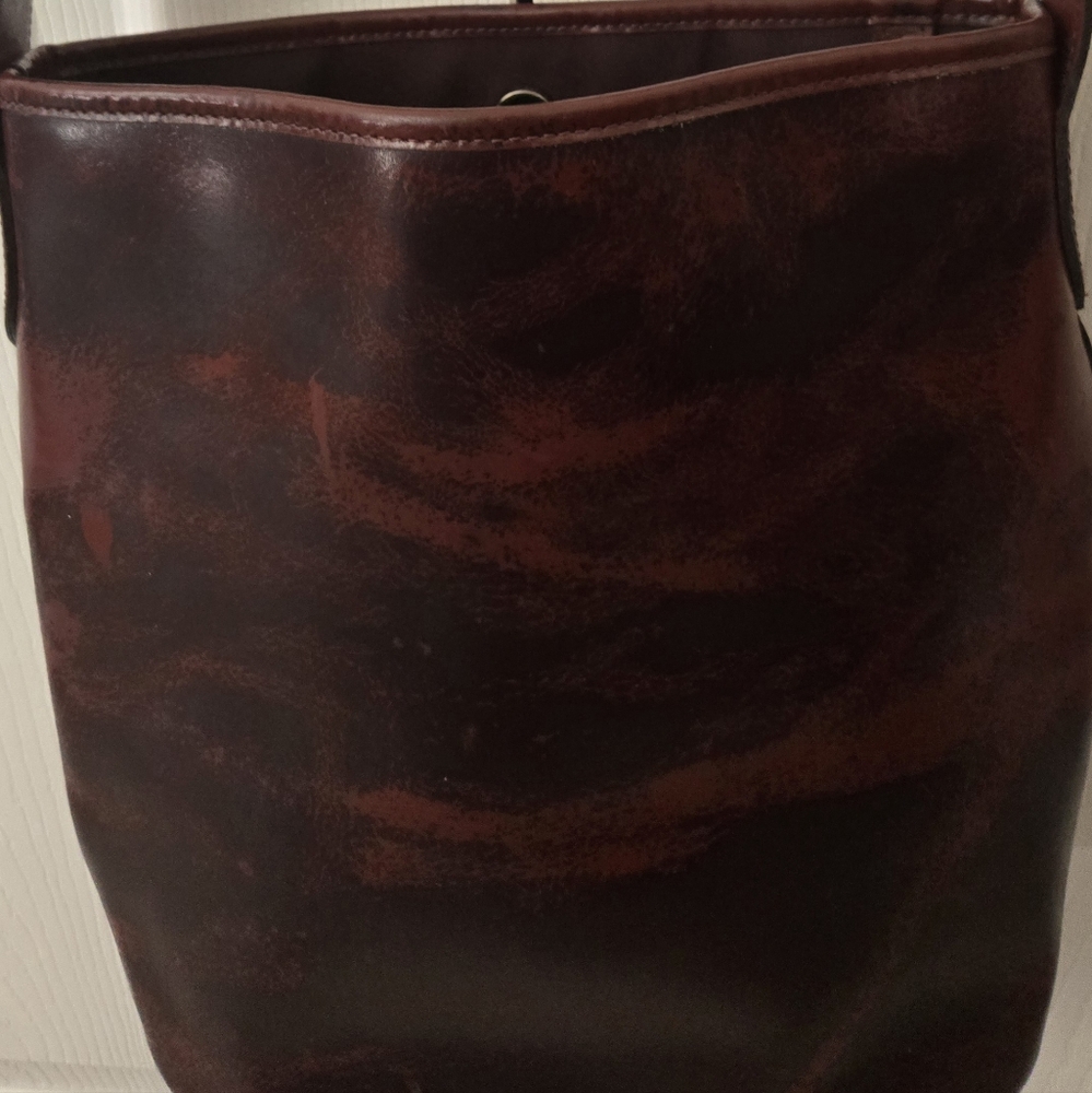 Longchamp Burgandy Distressed Leather Bucket Bag With Pouch And Key Fob Preowned